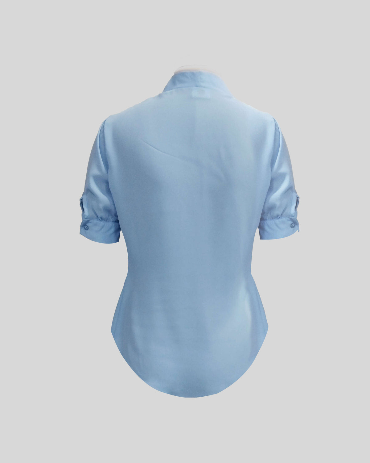 B009 - Cuffed short-sleeve V-neck blouse