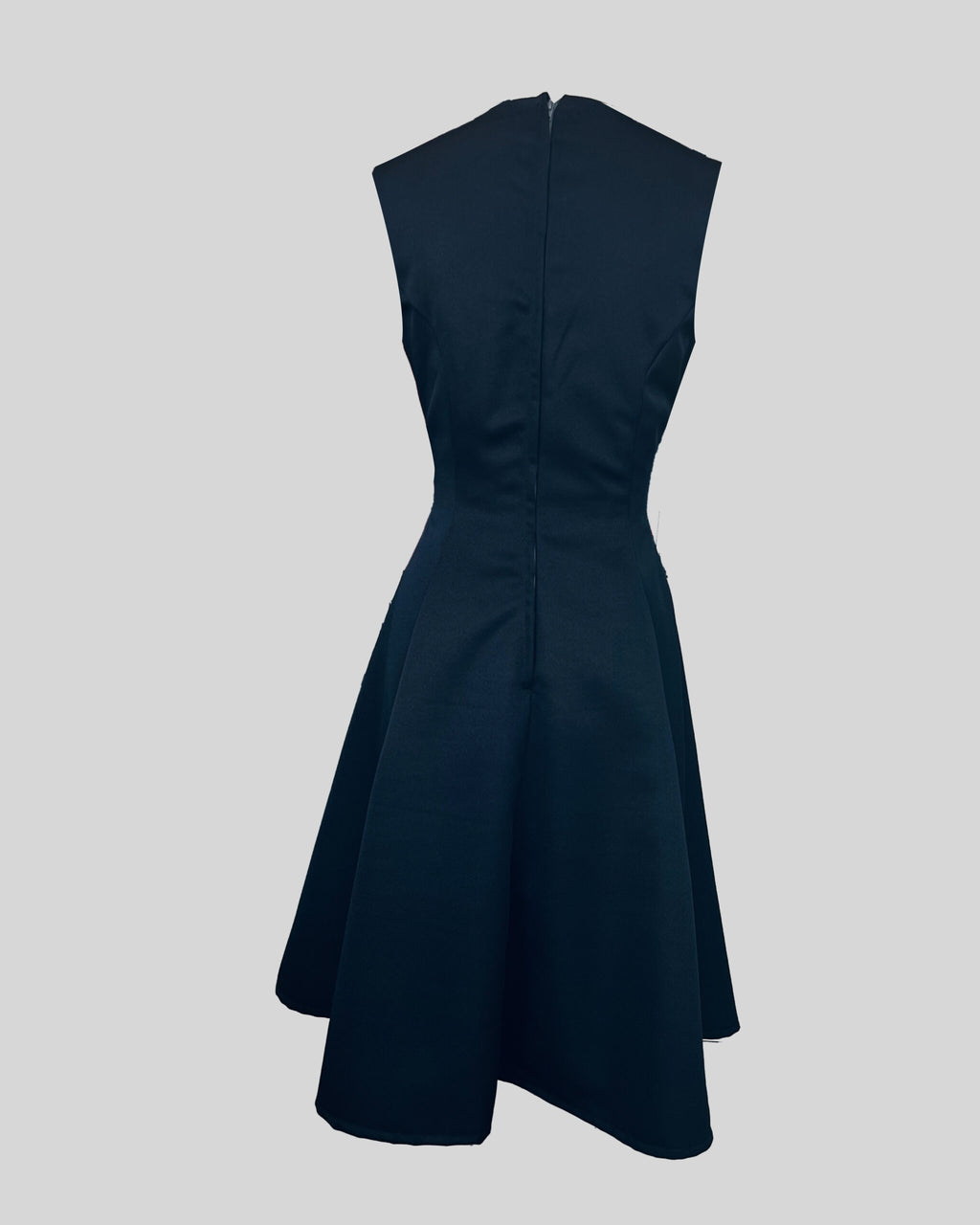 D010 - Sleeveless A-line v-neck dress